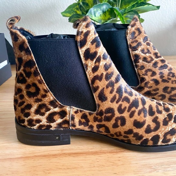 Freda Salvador Sleek Cheetah Chelsea Booties Leather Trim Genuine Calf Hair NWT - Picture 6 of 10